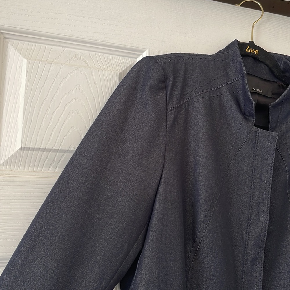 Gorgeous Tahari navy blue blazer size 10 - Picture 4 of 13